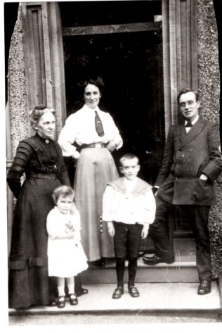 The Utting family with Charlotte Gaze (Florence’s mother) 1910 